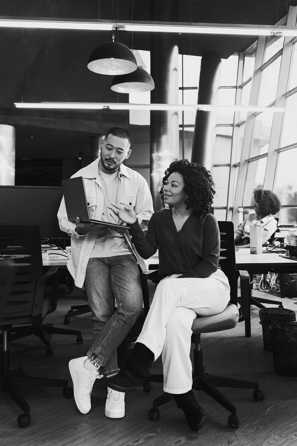 Profissionais de marketing trabalhando